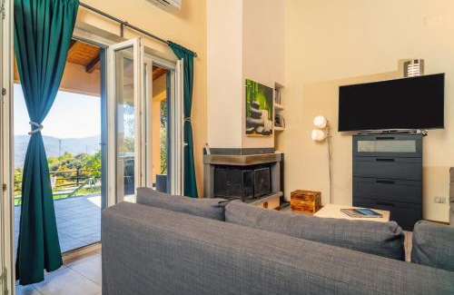 Solicchiata Villa | Relax at Tuccios Villa: Family-Friendly with Pool Access