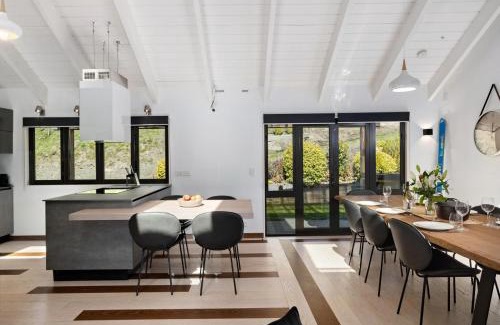Lower Shotover House | Relax at Tucker Beach Haven: Spa & Family-Friendly Retreat