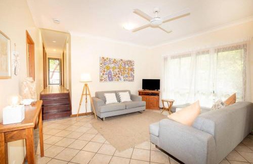 Point Lookout House | Discover Tuckeroo: Central Retreat for 10 Guests