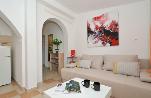 Okrug Gornji Apartment | Beachfront Bliss: Tudija 2 Apartment with Ocean View