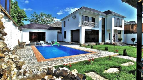 Gabala Villa | Elegant Tufandag Villa: Family-Friendly with Pool Access