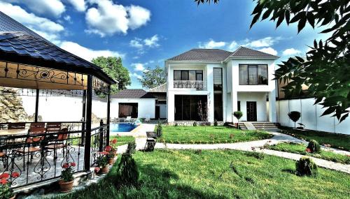 Gabala Villa | Elegant Tufandag Villa: Family-Friendly with Pool Access