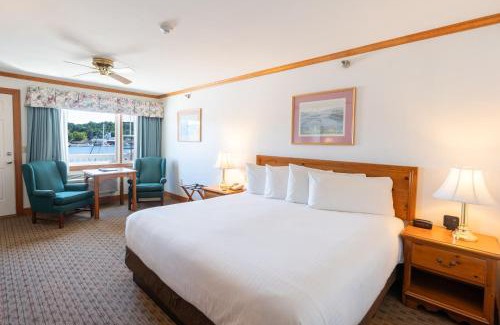 Boothbay Harbor Hotel | Cozy Tugboat Inn: Family-Friendly with Hot Tub Access
