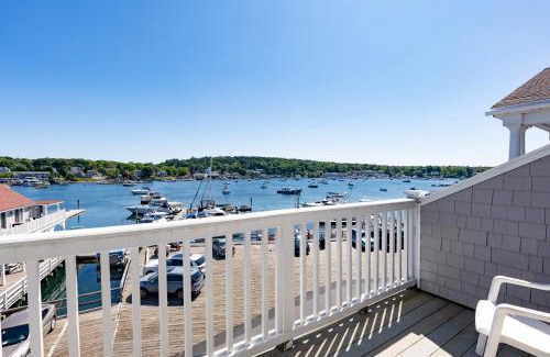 Boothbay Harbor Hotel | Cozy Tugboat Inn: Family-Friendly with Hot Tub Access