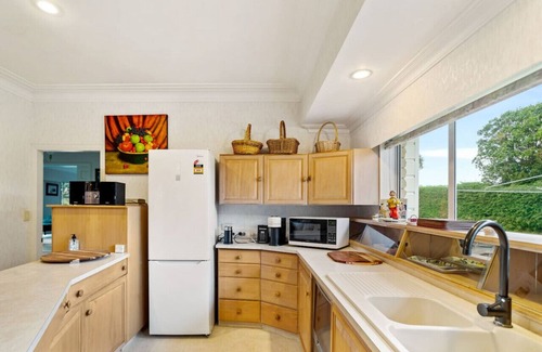 Karaka House | Relaxing Tui Country Retreat with Wi-Fi and Garden Views