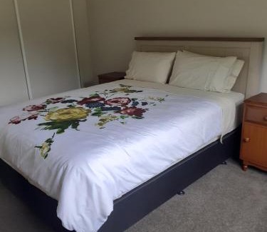 Kakahu House | Pet-Friendly Retreat at Tui Haven - Guest Rated 8/10