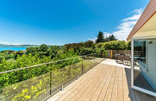 Waipahihi House | Enchanting Tui Lookout with Spa Pool & Scenic Lake Views