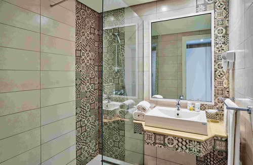 Monastir Hotel | Relax at Palm Beach Club Marmara Skanes - 4-Star Retreat