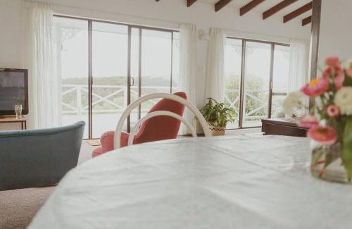 Cable Bay House | Tuis Peak at Cable Bay