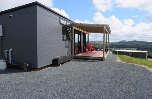 Cable Bay House | Family-Friendly Tuis Scenic Retreat with Top Guest Ratings