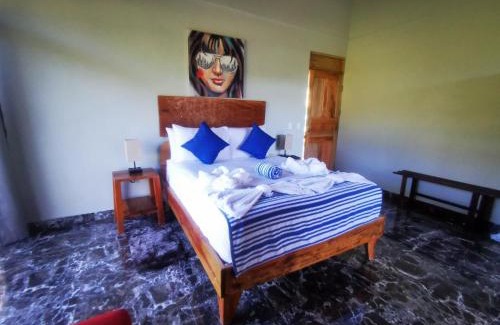 Samara Hotel | Oceanfront Tuki Tuki Lodge with Pool & Spectacular Views