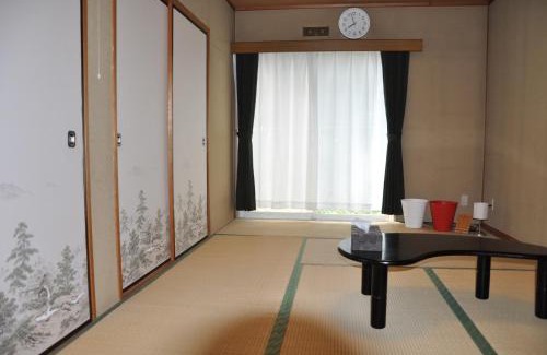 Kawagoe Apartment | Eco-Friendly Retreat at Tuktuk House with Breakfast & Hot Tub