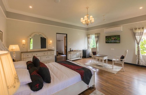 Kohka Bed & Breakfast | Relax at TULI VEER BAGH RESORT TURIA with Pool & Dining