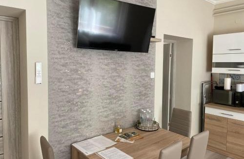 Mako Apartment | Family-Friendly Tulipán Apartman - Guest Rated 9.8/10