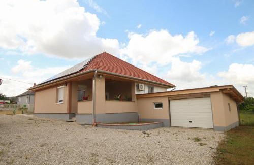 Polany Apartment | Family-Friendly Stay at Tulipán Vendégház