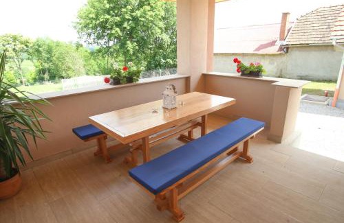 Polany Apartment | Family-Friendly Stay at Tulipán Vendégház