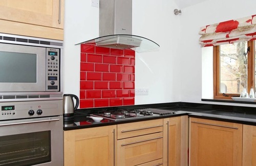 Selsted House | Pet-Friendly Tulip Cottage at Hoad Farm: A 10/10 Retreat