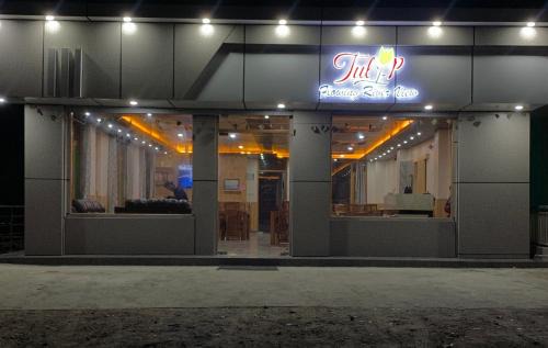 Mohal Hotel | Picturesque Tulip Flowing River View Hotel with Family Dining