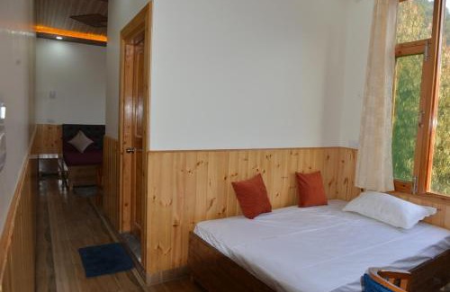 Mohal Hotel | Picturesque Tulip Flowing River View Hotel with Family Dining