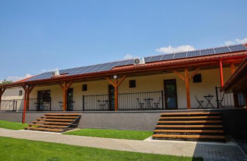 Szabolcsveresmart Bed & Breakfast | Discover Family-Friendly Comfort at Tulip Garden Panzió
