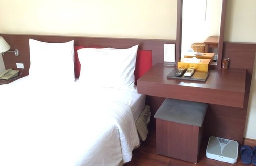 Lang Ha Hotel | Budget-Friendly Stay at Tulip Hotel Vu Ngoc Phan