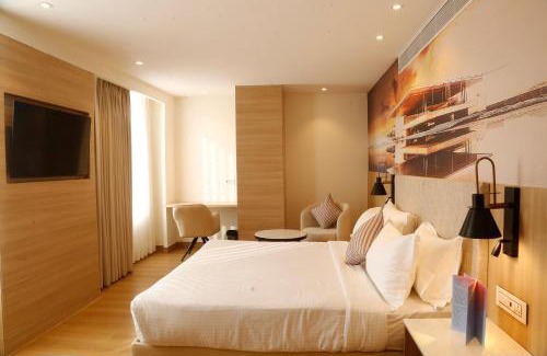 Zirakpur Hotel | Discover Hotel Sapphire: Child-Friendly with Breakfast Included