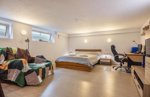 Melle Apartment | Pet-Friendly Tulip Path 3: Rated 9.3 for Family Comfort