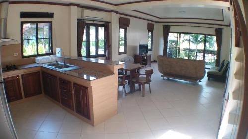 Ko Chang Villa | Oceanview Escape at Tulip Villa with Private Beach Access