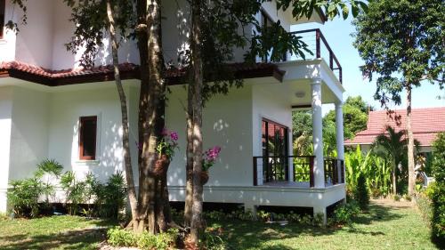 Ko Chang Villa | Oceanview Escape at Tulip Villa with Private Beach Access
