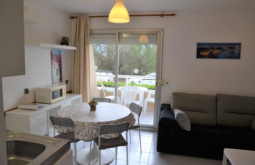 Els Griells Apartment | Cozy Tulipa 2 - L'Estartit with Pool and Spa Amenities