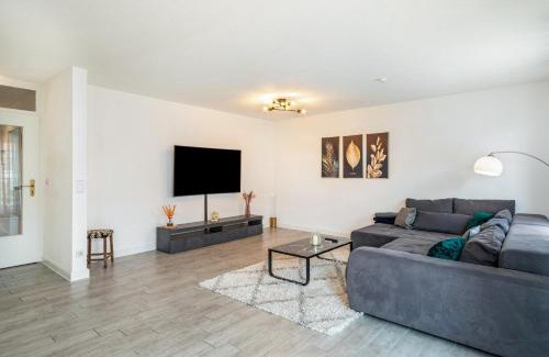 Meckenbeuren Apartment | Family-Friendly Stay at Tulips Apartment - Guest Rated 9.2