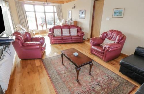 Castlebaldwin House | Discover Tullavilla: Pet & Child Friendly Retreat