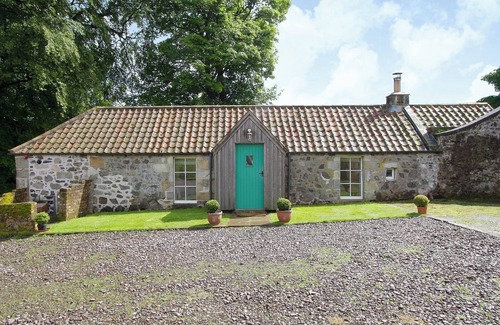 Kinross Cottage | Top-Rated 1 Bedroom Accommodation in Crook of Devon