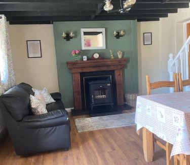 Lecemy House | Family-Friendly Tully Cottage in Donegal Town - Rated 10/10