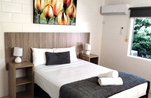 Tully Hotel | Comfortable Tully Motel: Family-Friendly & Convenient Amenities