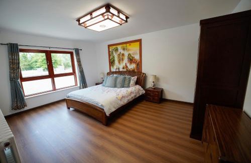 Hillsborough House | Family-Friendly Villas in the United Kingdom for Your Getaway