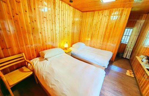 Longyan House | Pet-Friendly Retreat: Tulou Fuyulou Changdi Inn Awaits