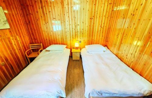 Longyan House | Pet-Friendly Retreat: Tulou Fuyulou Changdi Inn Awaits