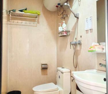 Longyan House | Pet-Friendly Retreat: Tulou Fuyulou Changdi Inn Awaits