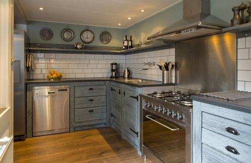 Enkhuizen House | Historic Tulpenhuis Enkhuizen: Guest Rated 9.8 Near Harbor