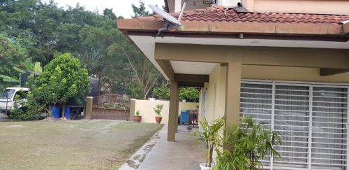 Rawang House | Welcoming Tun Perak Homestay - Family-Friendly Retreat
