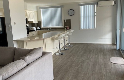 Tuncurry Apartment | Guest Rated 10/10: Tuncurry Rockpool Beach 3BR Unit