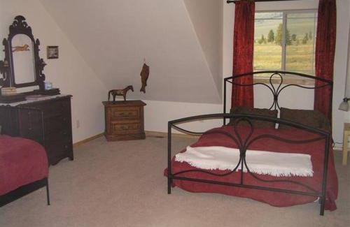 Okanogan County House | Explore Tunk Valley Ranch House: Family & Pet Friendly Stay