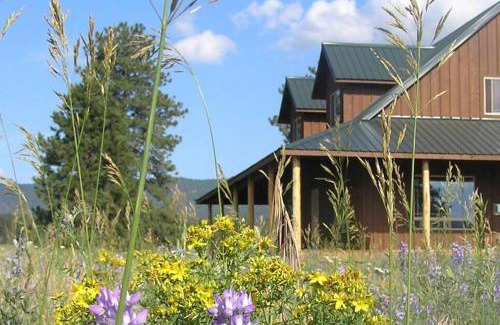 Okanogan County House | Explore Tunk Valley Ranch House: Family & Pet Friendly Stay
