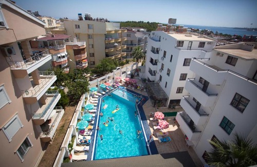 Altinkum Apartment | Family-Friendly Tuntas Suites Altinkum with Pool & Breakfast