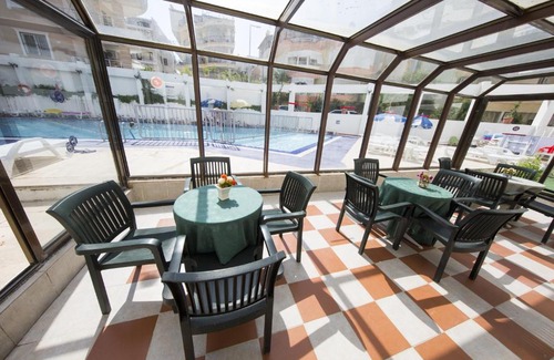 Altinkum Apartment | Family-Friendly Tuntas Suites Altinkum with Pool & Breakfast