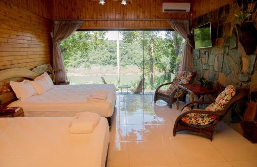 Puerto Iguazu Hotel | Relax at Tupa Lodge: 4-Star Oceanfront Getaway