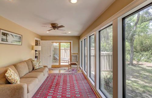 Sea Pines House | Charming Tupelo Cottage: Pet-Friendly Retreat with Hot Tub
