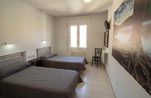 Santa Maria de Palautordera Hotel | Cozy Stay at Turó de L´Home with Family-Friendly Amenities