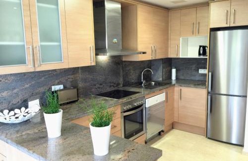 El Perello Apartment | Exceptional Stay at Turó de Tjelle with Pool and Child Care